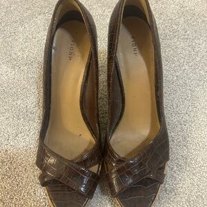 FIONI Clothing Dark Brown Croc-Embossed Heels